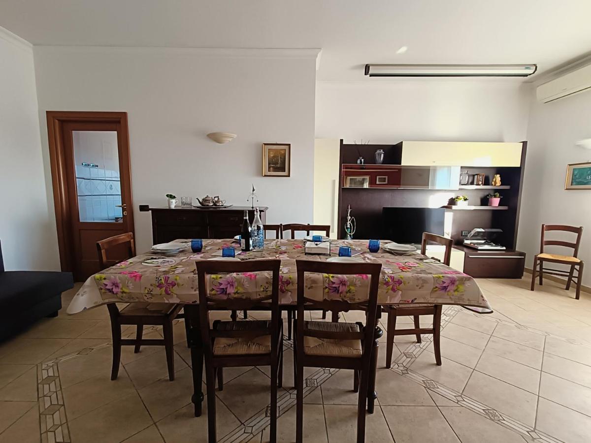 Avellini - Delightful And Spacious Apartment With Terrace - Near Metro A Cornelia Рим Екстериор снимка